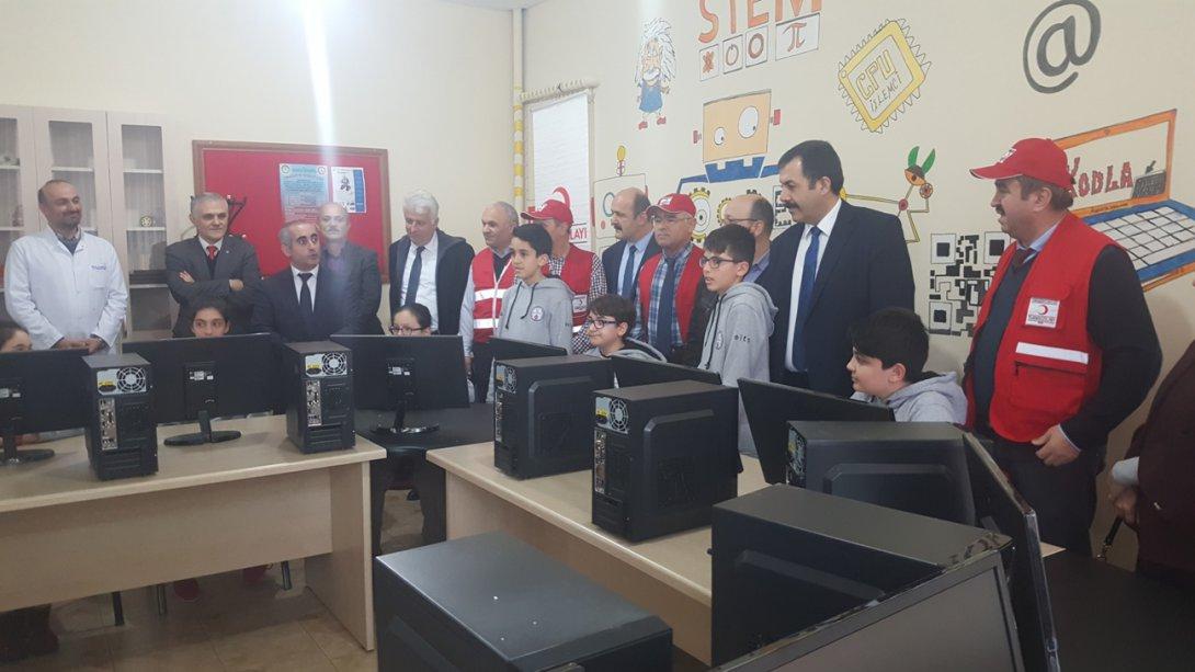 Türk Kızılayı Trabzon Şubesi  Atatürk Ortaokulu   Robotik Kodlama ve Stem Atölyesine 15 Adet Bilgisayar Hibe Etti
