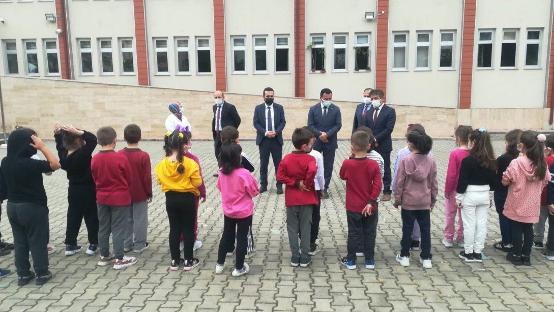 Kaymakamımız Sayın Dr. Hacı Arslan UZAN Okullarımızı  Ziyaret Etti...