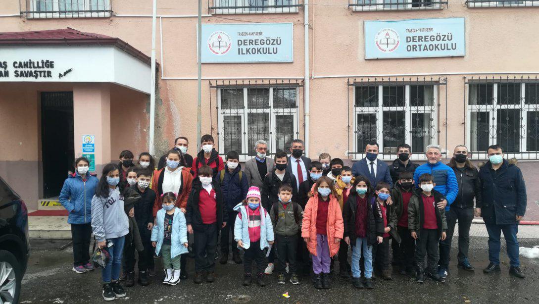 Kaymakamımız Sayın Dr. Hacı Arslan UZAN ve Milli Eğitim Müdürümüz Sayın Ahmet ALTIN Deregözü İlk-Orta Okulumuzu Ziyaret Ettiler.