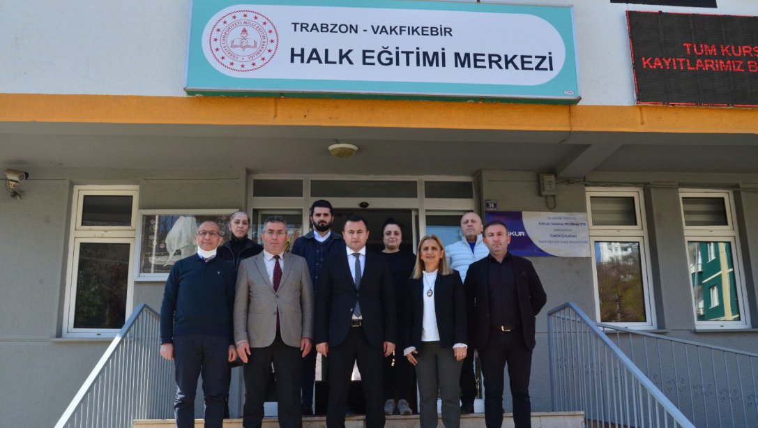 Kaymakamımız Sayın Dr. Hacı Arslan UZAN Halk Eğitimi Merkezimizi Ziyaret Etti...